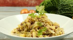 Dieses Gericht Ist Ein Typisches Bauernessen Im Bergischen Land Es Ist Wirsinggemuse Mit Kartoffeln Und Ang Gerichte Mit Hackfleisch Einfache Gerichte Rezepte