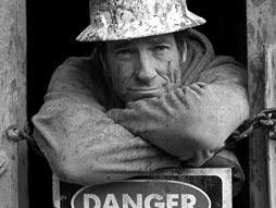 Mike Rowe: Learning from dirty jobs
