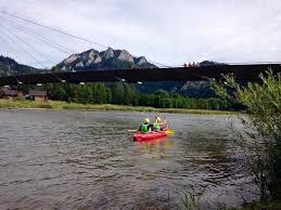 Po prechode do poľska pokračujete dedinou v smere toku rieky. Tri Koruny Rafting Picture Of Tri Koruny Rafting Cerveny Klastor Tripadvisor