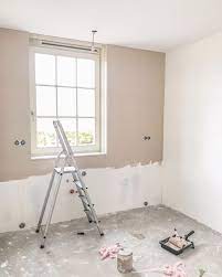 histor trout grey extra mat van the color collection de wand heeft een poederachtige look tof bij de mat witte keu huis verfkleuren woonkamer kleuren wanden