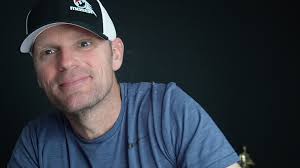 Best approach vs an opponent with a more consistent car