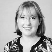 Correo electrónico y teléfono de Claire Hodgson