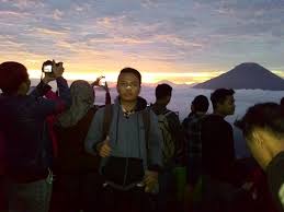 Orang dengan ispa da pada 14 hari terakhir sebelum timbul gejala memiliki riwayat perjalanan atau tinggal di wilayah yang melaporkan transmisi. Sikunir Dieng Wonosobo Jpeg Ade Nugroho Prasetyo Flickr
