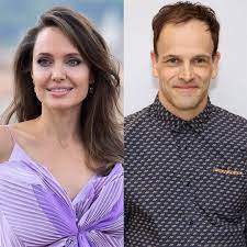 8, but he wasn't the guest turning heads that night. Angelina Jolie Visits Ex Jonny Lee Miller S Home During Family Trip E Online Deutschland