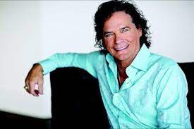 Some of his hit songs are raindrops keep fallin' on my head, i'm so lonesome i could cry and another somebody done somebody wrong song. A Conversation With Bj Thomas Love Near Tragedy And A Song That Saved Huffpost Canada News