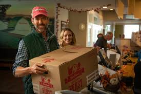 Which restaurants offer fully cooked christmas dinners to go? Bob Evans Restaurants On Twitter Bob Evans Knew Better Than Anyone The Importance Of Hospitality This Year We Are Donating A Farmhouse Feast Our Complete Holiday Meal To Go