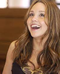 From working as a child artist in nickelodeon's shows to becoming a leading actress in the comedy genre, bynes had quite a busy career, though a short one. Amanda Bynes Movies Biography News Age Photos Videos