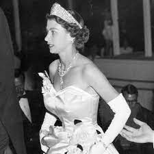 The Philibeth Archive On Twitter In 2021 Her Majesty The Queen Queen Elizabeth Young Queen Elizabeth
