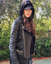 Burcu özberk'in aslan ailem dizisinde oynadığı burcu olgun karakterinin kısa açıklaması ve resmi. Burcu Ozberk News On Twitter Burcu Ozberk Aslan Ailem Setinden Burcu Ozberk On The Set Of Aslan Ailem Burcuozberk Aslanailem