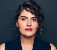 Anna Bonelli's Instagram, Twitter & Facebook