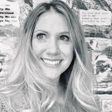 Katrina Moon's Instagram, Twitter & Facebook