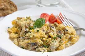 Ruhrei Mit Pilzen Rezept Rezept Rezepte Mit Pilzen Rezepte Lebensmittel Essen