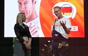 Busto, Rocco Siffredi: «Meno umanità e più solitudine, no ai siti porno  gratuiti» - MALPENSA24