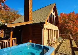 After playing downtown or exploring the national park, soak in the steamy hot tub, sip coffee in the. Top 5 Cabin Rentals With Hot Tubs In Gatlinburg Tn Pigeon Forge Cabins Gatlinburg Cabins Smoky Mountain Cabin Rentals Pigeon Forge Tn