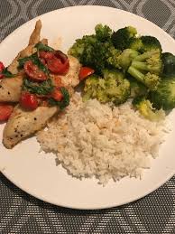 Chicken With Rice And Broccoli Spinach With Tomato Sauce Tomato Sauce Chicken Rice Spinach