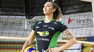 A jornada de Thaisa Volei- mostrando sua evolução ao longo dos anos