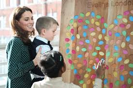 She grew up in the village of chapel row, part of bucklebury near newbury in the english county of berkshire. Uberraschende Baby Geruchte Herzogin Kate Soll Wieder Schwanger Sein Baby Kampf Mit Meghan