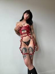 Lems - Free pics, galleries & more at Babepedia