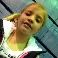 Elle Mack (@EllemackElle)