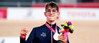 To win against the australian darren hicks, alexandre léauté went so far as to beat the world record, which he already held, with a time of 3'31478. Swqoiab2w1a9xm