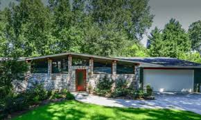 Castlebrook barns is a horse barn manufacturer located in southern california, we provide horse barns for sale to customers throughout the united states. Ranch Style Homes For Sale In Los Angeles