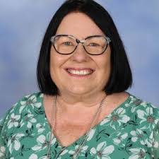 June Mackay's Instagram, Twitter & Facebook