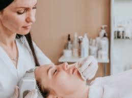 Amanda Golladay's Instagram, Twitter & Facebook