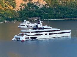 Take a step inside the 440ft superyacht serene microsoft billionaire bill gates rented for his family at the cool price of $2 million per week… Bill Gates Founder Of The Microsoft Guesthouse Villa Micika Dubrovnik Facebook