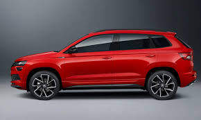 The new offering will take on the mg hector, jeep compass and the likes in the segment. Skoda Karoq Suv To Be Launched In One Variant 6 Colours