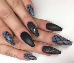 Want a cool nail design that's not fussy? 21 Edgy Matte Black Nails To Inspire You Mattenails Nails Nailart Naildesigns Matte Nails Design Winter Nails Acrylic Black Nails