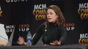 Nude celebs: Hayley Atwell Moaning. Turn the sound on ;) - GIF Video |  nudecelebgifs.com