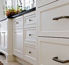 ideas to decorate the white cabinets