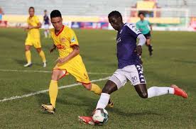 'siêu hùng tranh đấu khai xuân tại đà nẵng. Nam Ä'á»nh Ha Ná»i RÆ°á»£t Ä'uá»i 6 Ban Quang Háº£i Láº­p Cong