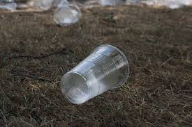 Puedes reducir el consumo del mismo por medio de diversas alternativas como la aplicación de las 3r ecológicas, el consumo responsable o compra a granel, bolsas ecológicas u otras medidas. La Verdad Sobre El Reciclaje De Plastico Marketing Online Con Engagement