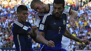 Christoph kramer after getting knocked out during the world cup final. Wm Endspiel Christoph Kramer Zu Schiedsrichter Ist Das Das Finale