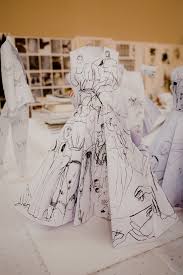 To celebrate the launch, two sessions, hosted by alexander mcqueen creative director sarah burton in conversation with fashion critic and curator sarah mower, . La Historia Del Vestido Favorito De Sarah Burton De Toda La Coleccion De Mcqueen Primavera Verano 2020 Vogue Espana