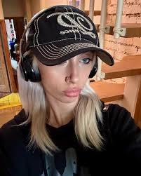 Laurel Smith (@laurelsm1th) • Instagram photos and videos