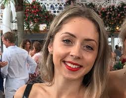 Carrie Yates's Instagram, Twitter & Facebook