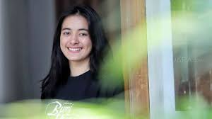 We did not find results for: 3 Cuhat Mawar Eva De Jongh Pernah Jadi Penagih Utang Bantu Usaha Ibunda