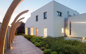 Es ist also auch etwas emotionales und bedarf großem vertrauen in alle für jedes gebaute haus pflanzen wir 10 bäume. Holzhaus Zukunft Bauen Lignoalp