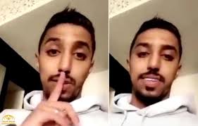 سالم الدوسري اللاعب المحبوب من جماهير الكرة السعودية و نادي الهلال السعودي هو سالم محمد آل سويلم الدوسري ولد في 19 أغسطس عام 1991 ولد في الأفلاج والتي تبعد 350 كيلو متر جنوب الرياض وهو لاعب صغير. Ø´Ø§Ù‡Ø¯ Ø³Ø§Ù„Ù… Ø§Ù„Ø¯ÙˆØ³Ø±ÙŠ ÙŠØ·Ù‚Ø·Ù‚ Ø¹Ù„Ù‰ Ø­Ù…Ø¯Ø§Ù„Ù„Ù‡ Ø¨Ø¹Ø¯ Ø§Ø­ØªÙØ§Ù„Ù‡ Ø¨Ù‡Ø¯ÙÙ‡ Ø§Ù„Ù…Ù„ØºÙ‰ ØµØ­ÙŠÙØ© Ø§Ù„Ù…Ø±ØµØ¯