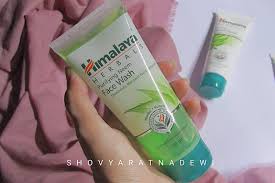 Nah, jika kamu belum menemukan produk yang tepat untuk mengatasi masalah kulit berjerawatmu, kamu dapat mencoba rangkaian produk dari himalaya herbals neem series. Shovya Com Himalaya Herbals Purifiying Neem Series Untuk Perawatan Kulit Berjerawatku