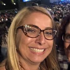 Kendra Passmore's Instagram, Twitter & Facebook