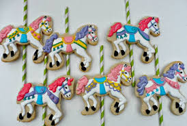 Biscuits Chevaux De Carroussels Merry Go Round Horse Cookies Biscuits Decores Petit Gateau Biscuits