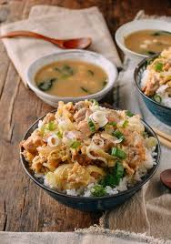 Oyakodon Japanese Chicken Egg Rice Bowls Rezepte Bowls Chicken Egg Japanese Oyakodon Rezepte Rice In 2020 Japanese Chicken Asian Recipes Recipes