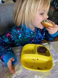 Eat the donuts 🍩 or go back to ur ex😁