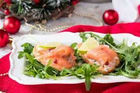 Questi crostini al salmone affumicato sono una deliziosa idea per un aperitivo o come antipasto finger food. Crostini Burro E Salmone Ricetta Antipasto Sfizioso Ed Elegante