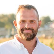 Tom Perrone's Instagram, Twitter & Facebook