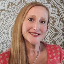 Hey guys, I'm still fairly new to the area. Need help finding a place that  does very nice eyebrows (waxed preferred, but threading is also