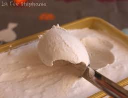 Lorsque votre crème est bien froide, versez l'alcool, à l'aide du récipient prévu pour, entre les deux cuves. Une Petite Glace Glace Coco Vegan Si Simple Et Si Bonne La Fee Stephanie